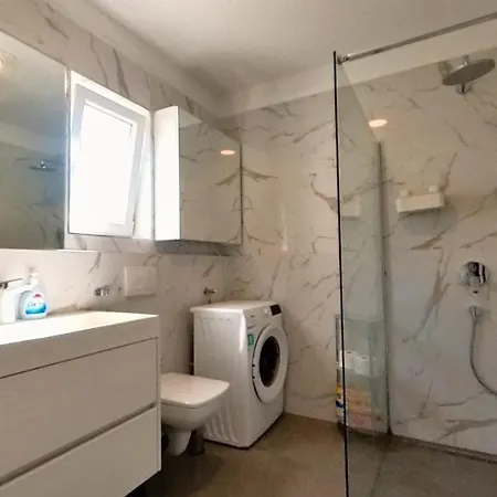 Apartment Pool Maja *