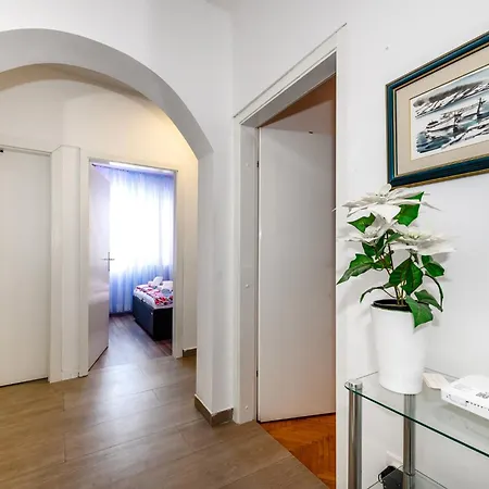 Pool Maja Lägenhet Šibenik