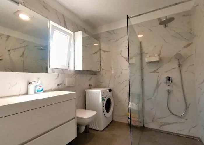 Appartement Pool Maja *